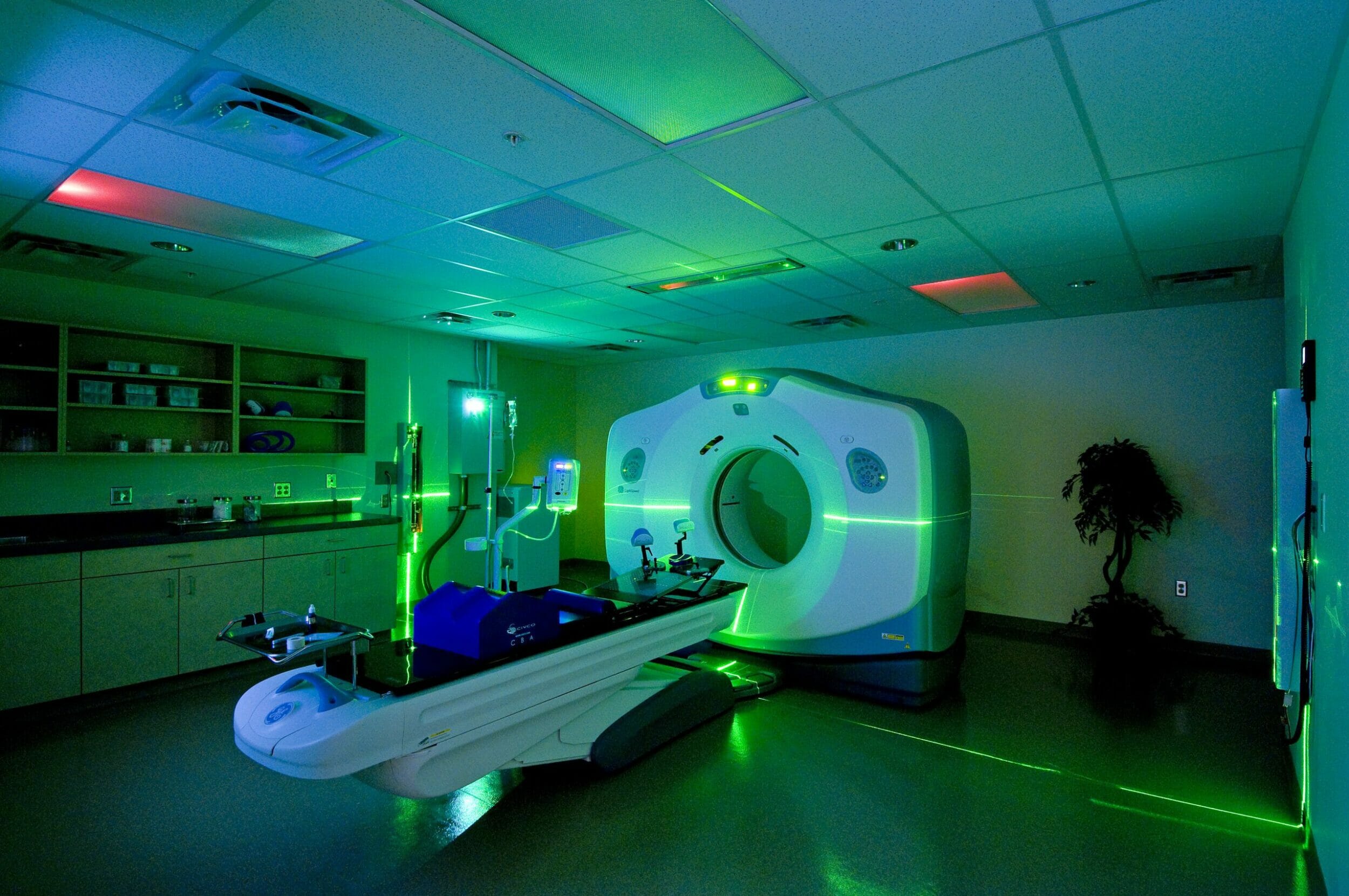 imaging room CT scanner, green light